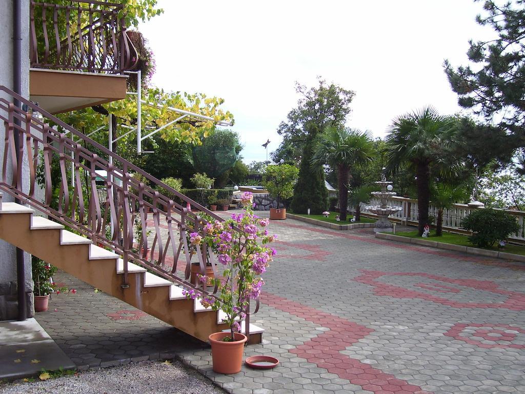 Apartments Villa Luciana Рийека Екстериор снимка