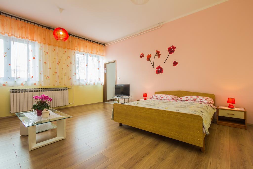 Apartments Villa Luciana Рийека Екстериор снимка